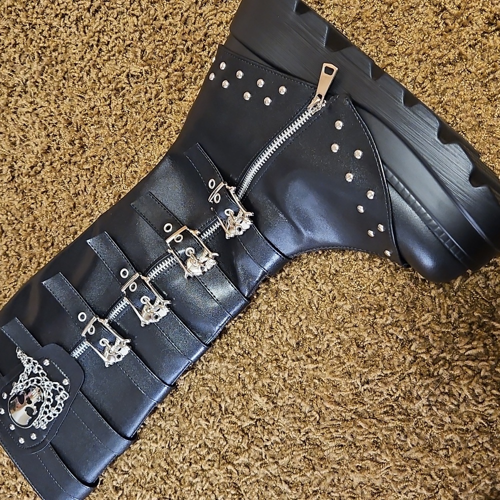 Black Gothic Knee-High Boots | 39 - Picture 3 of 4